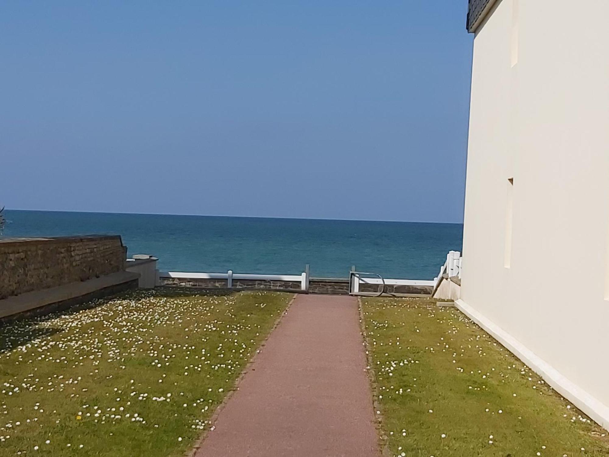 Les Pieds Dans L'Eau - Acces Direct A La Plage Bernières-sur-Mer Exteriér fotografie
